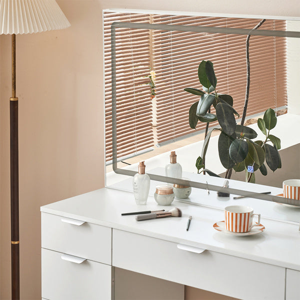 Dressing Table Set With LED Mirror And 3 Lighting Modes